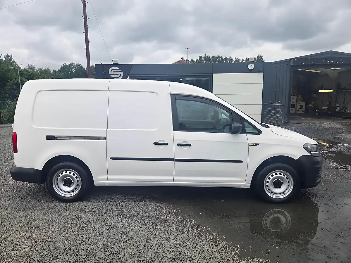 Used 2020 Volkswagen Caddy Maxi Startline White - Interior and Exterior details 3