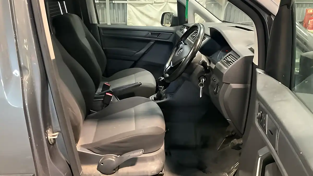 Used 2020 Volkswagen Caddy Startline Grey - Interior and Exterior details 5