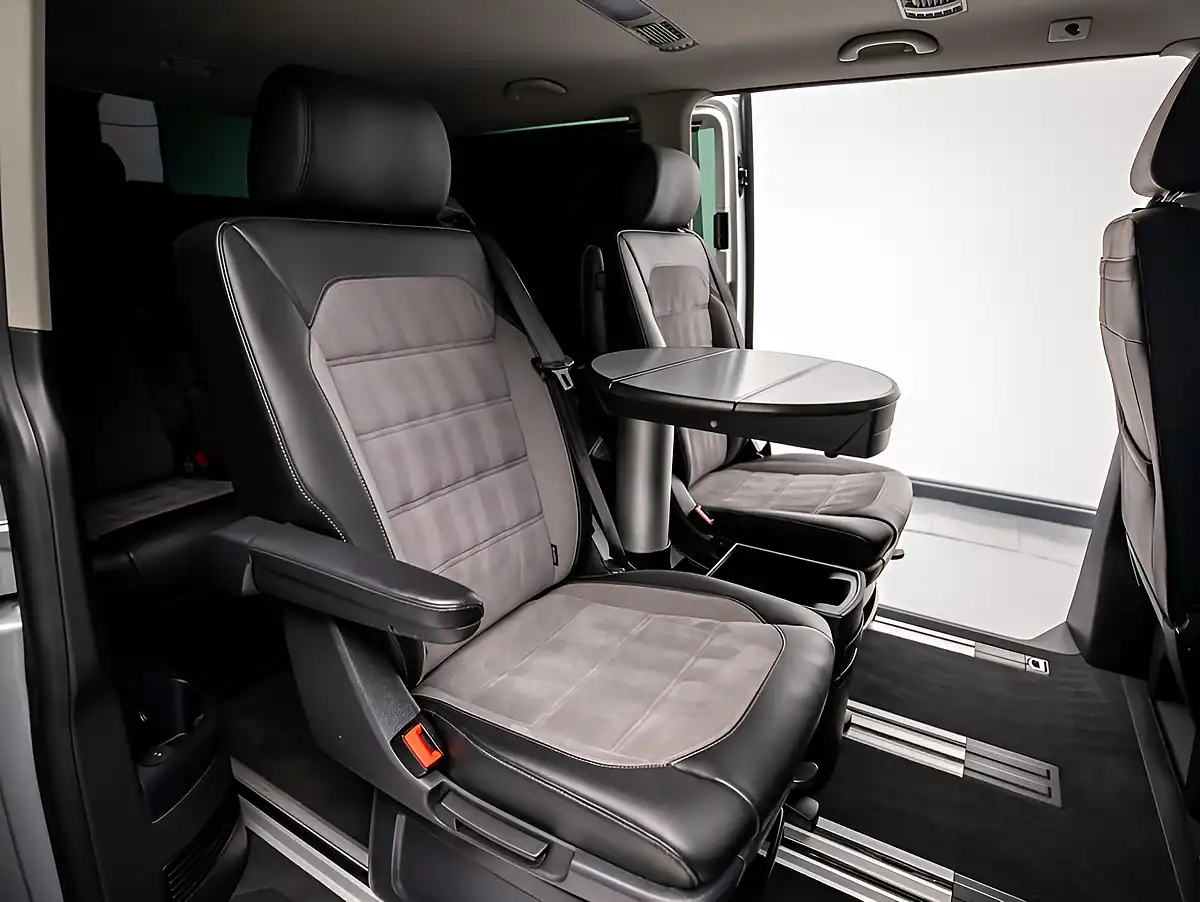 Used 2020 Volkswagen Caravelle Executive Silver - Interior and Exterior details 11
