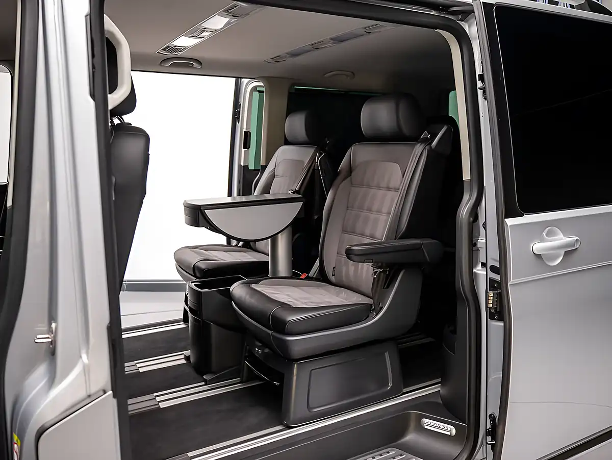 Used 2020 Volkswagen Caravelle Executive Silver - Interior and Exterior details 12