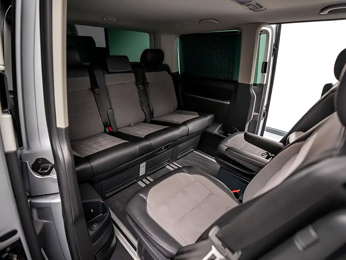 Used 2020 Volkswagen Caravelle Executive Silver - Interior and Exterior details 13