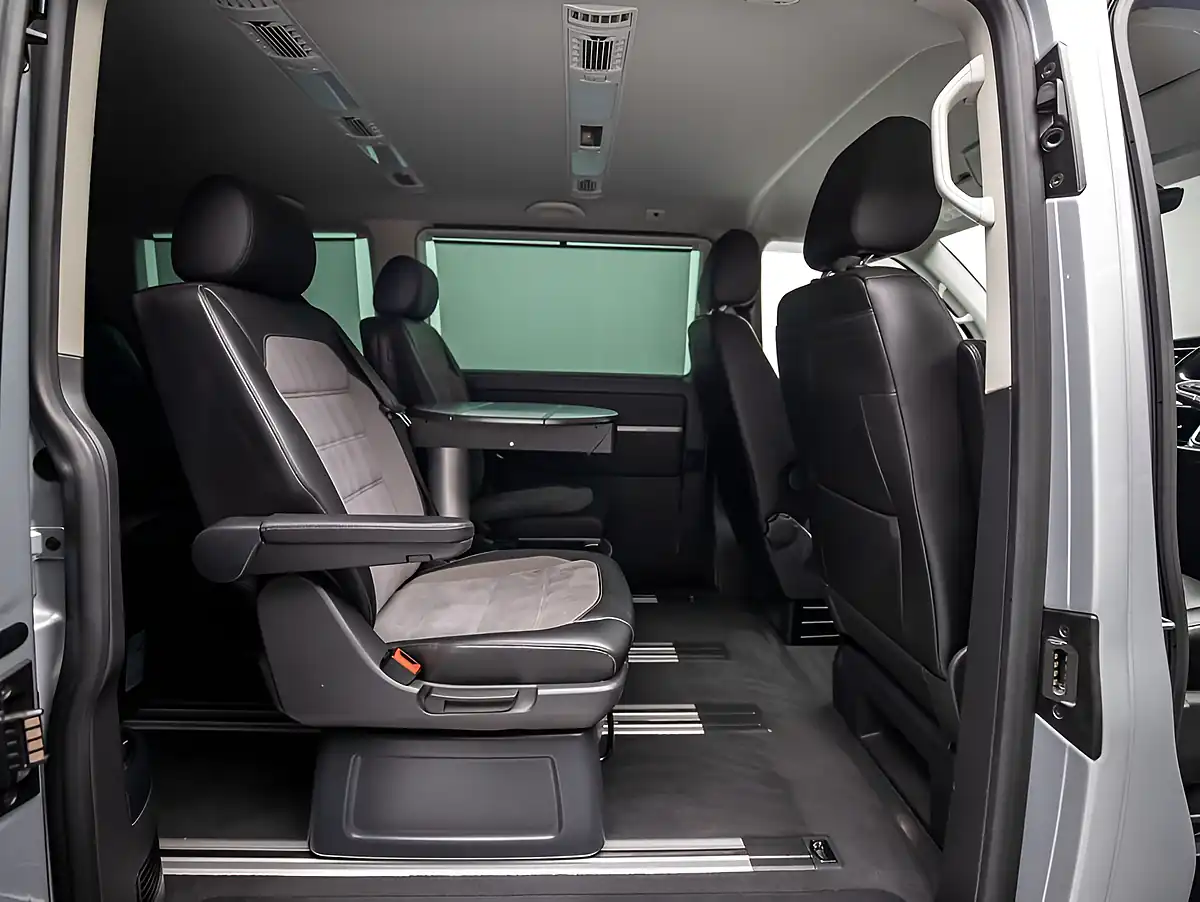 Used 2020 Volkswagen Caravelle Executive Silver - Interior and Exterior details 8