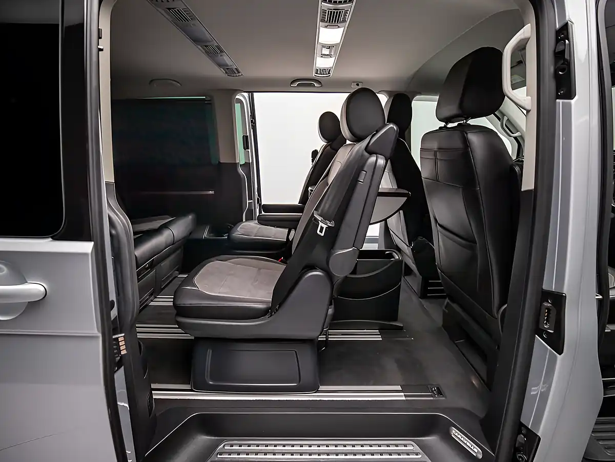 Used 2020 Volkswagen Caravelle Executive Silver - Interior and Exterior details 9