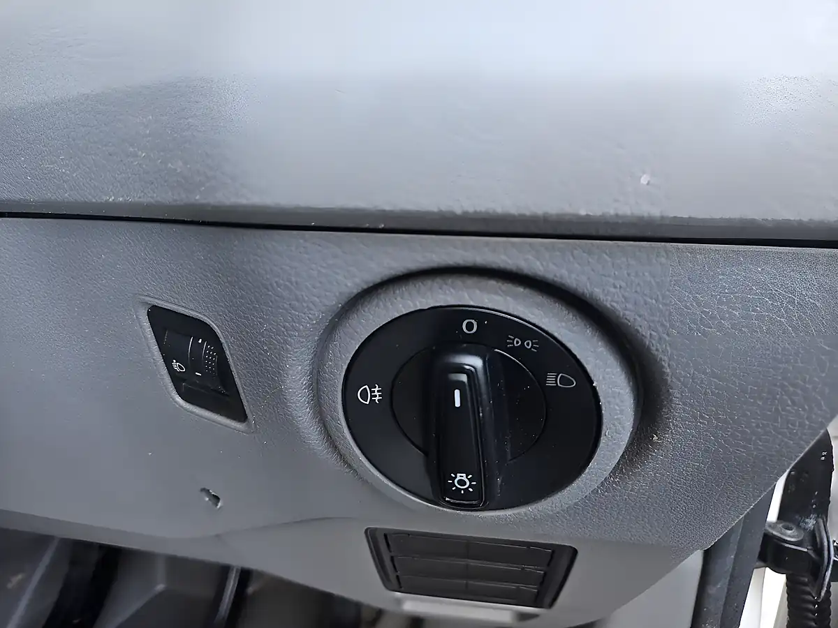 Used 2020 Volkswagen Crafter Startline L2H2 White - Interior and Exterior details 17