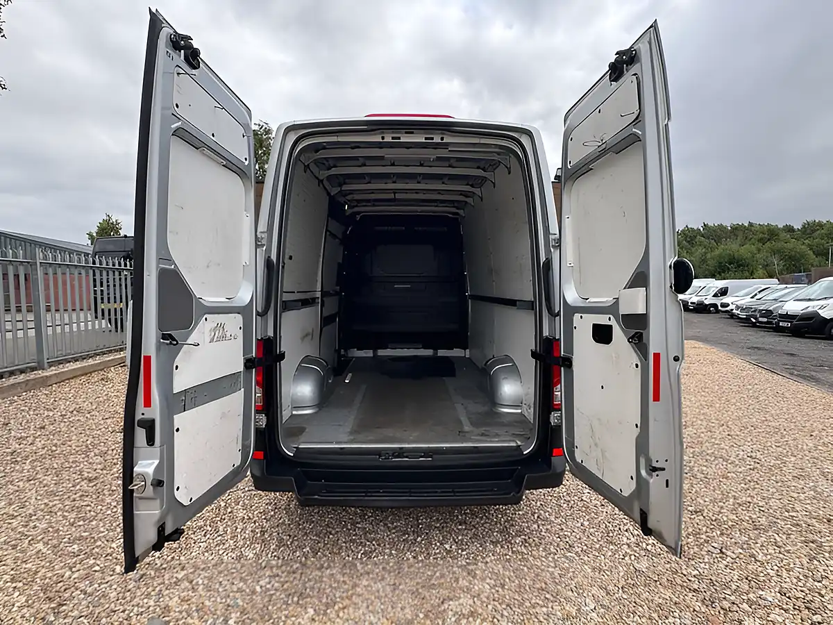 Used 2020 Volkswagen Crafter Startline Silver - Interior and Exterior details 5