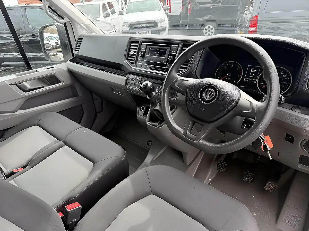Used 2020 Volkswagen Crafter Startline White - Interior and Exterior details 7