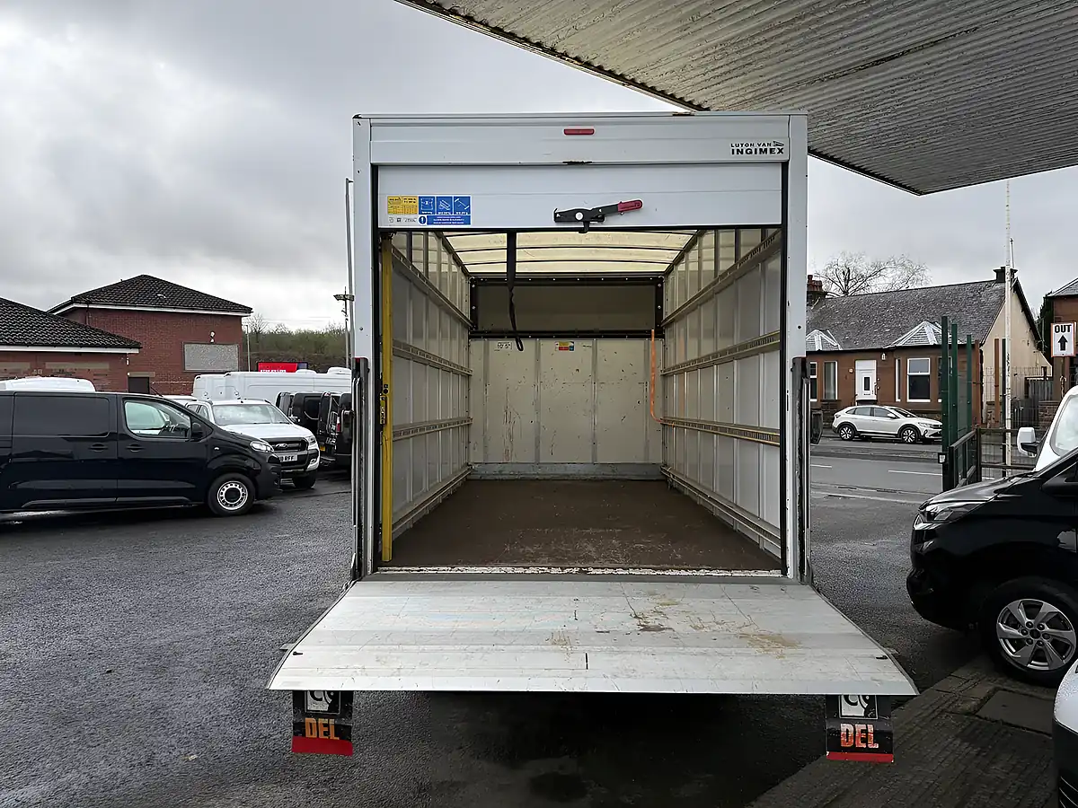 Used 2020 Volkswagen Crafter Startline White - Interior and Exterior details 9