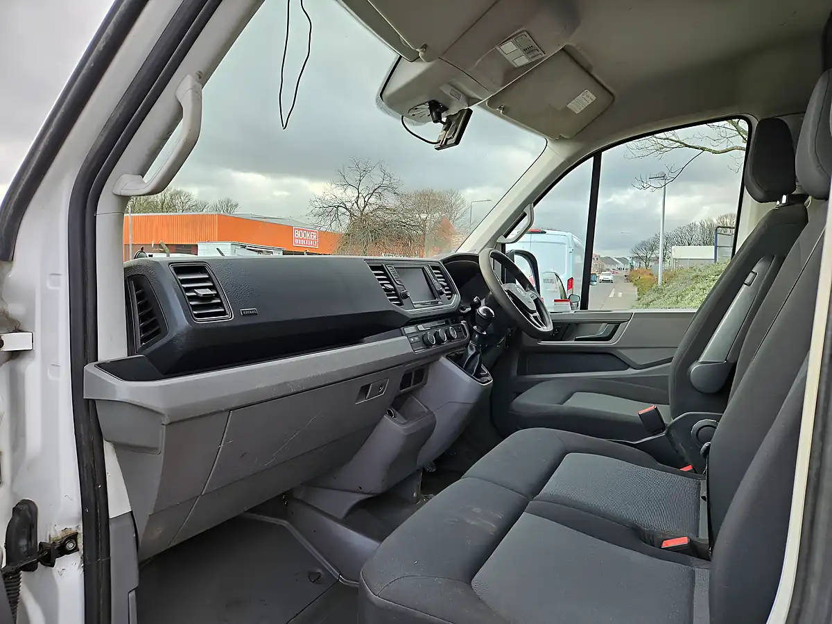 Used 2020 Volkswagen Crafter Trendline Mwb White - Interior and Exterior details 11