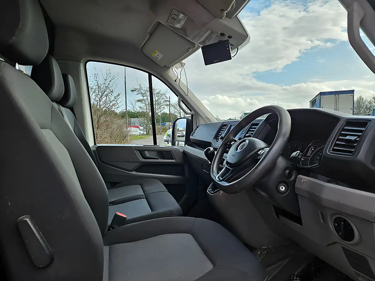 Used 2020 Volkswagen Crafter Trendline Mwb White - Interior and Exterior details 12