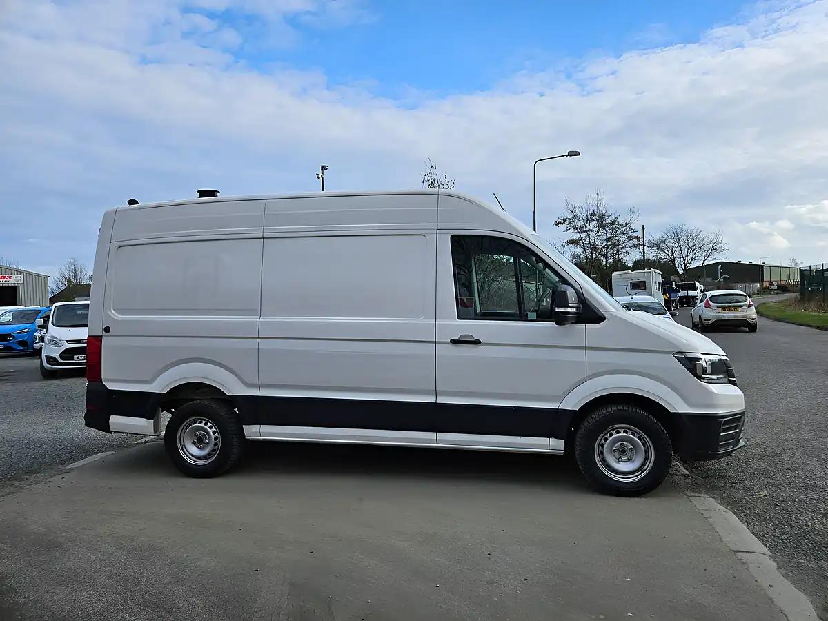 Used 2020 Volkswagen Crafter Trendline Mwb White - Interior and Exterior details 2