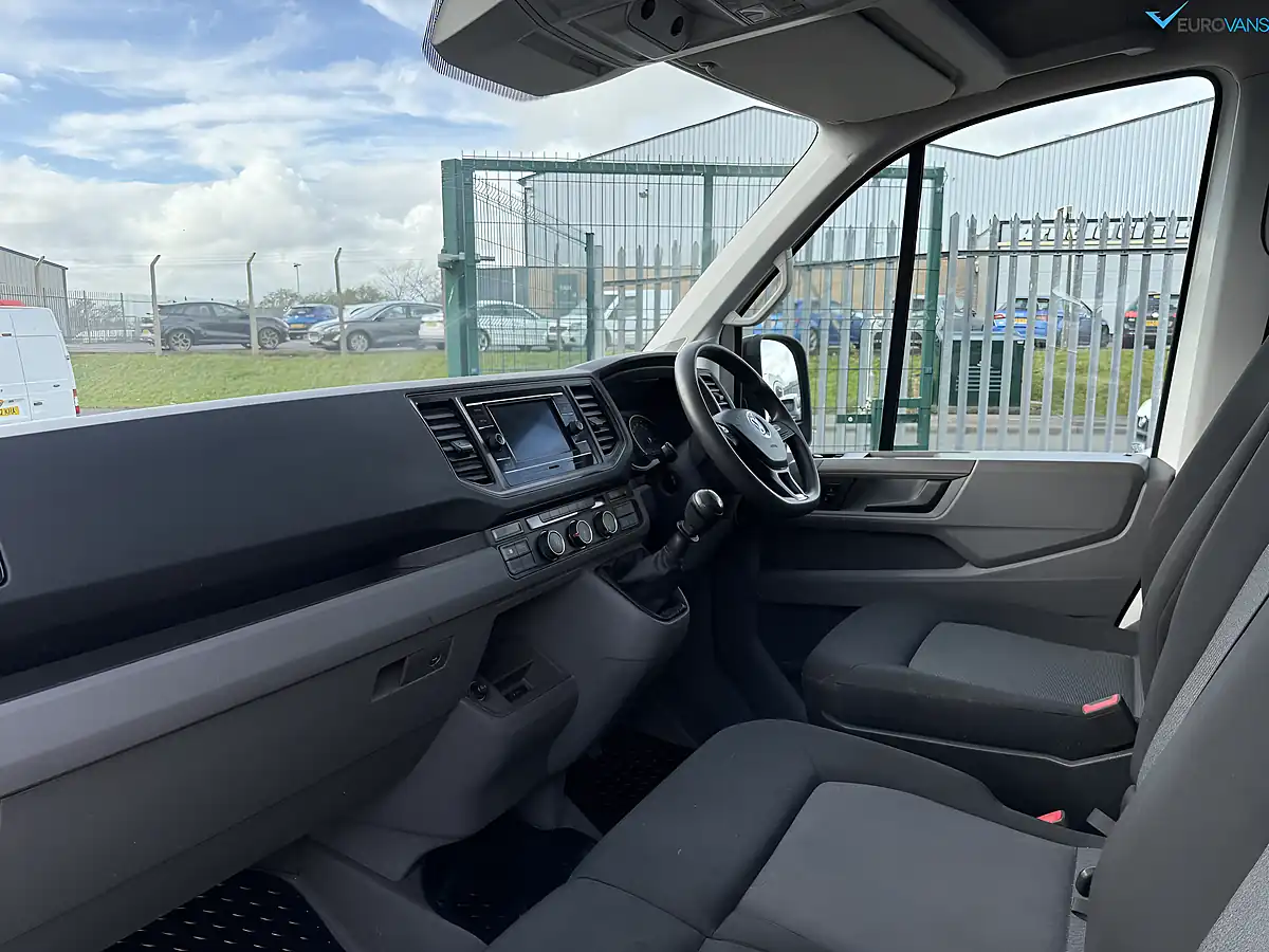 Used 2020 Volkswagen Crafter Trendline White - Interior and Exterior details 7