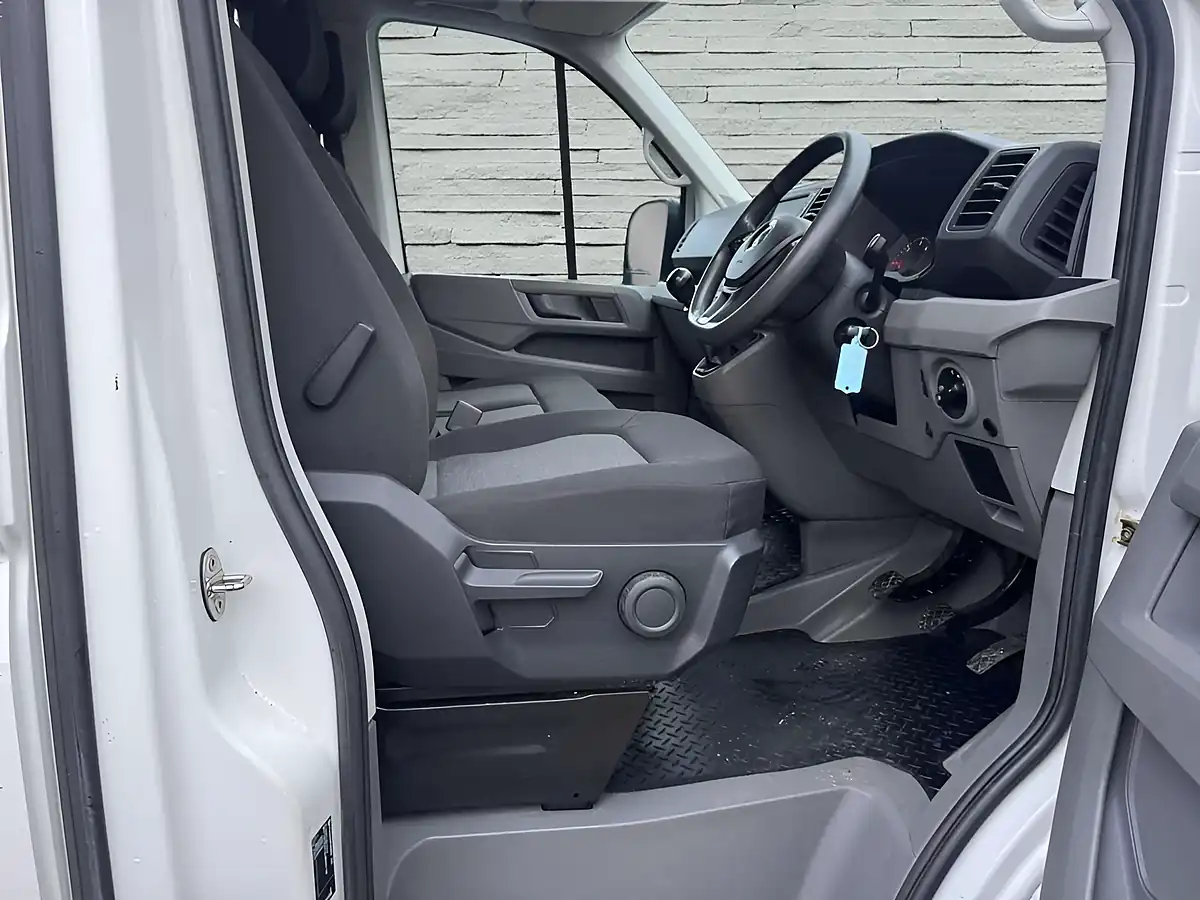 Used 2020 Volkswagen Crafter Trendline White - Interior and Exterior details 14