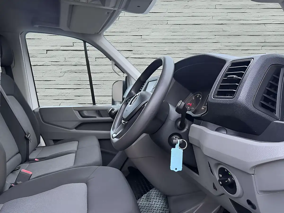 Used 2020 Volkswagen Crafter Trendline White - Interior and Exterior details 15