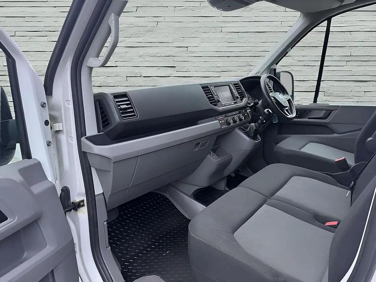 Used 2020 Volkswagen Crafter Trendline White - Interior and Exterior details 18