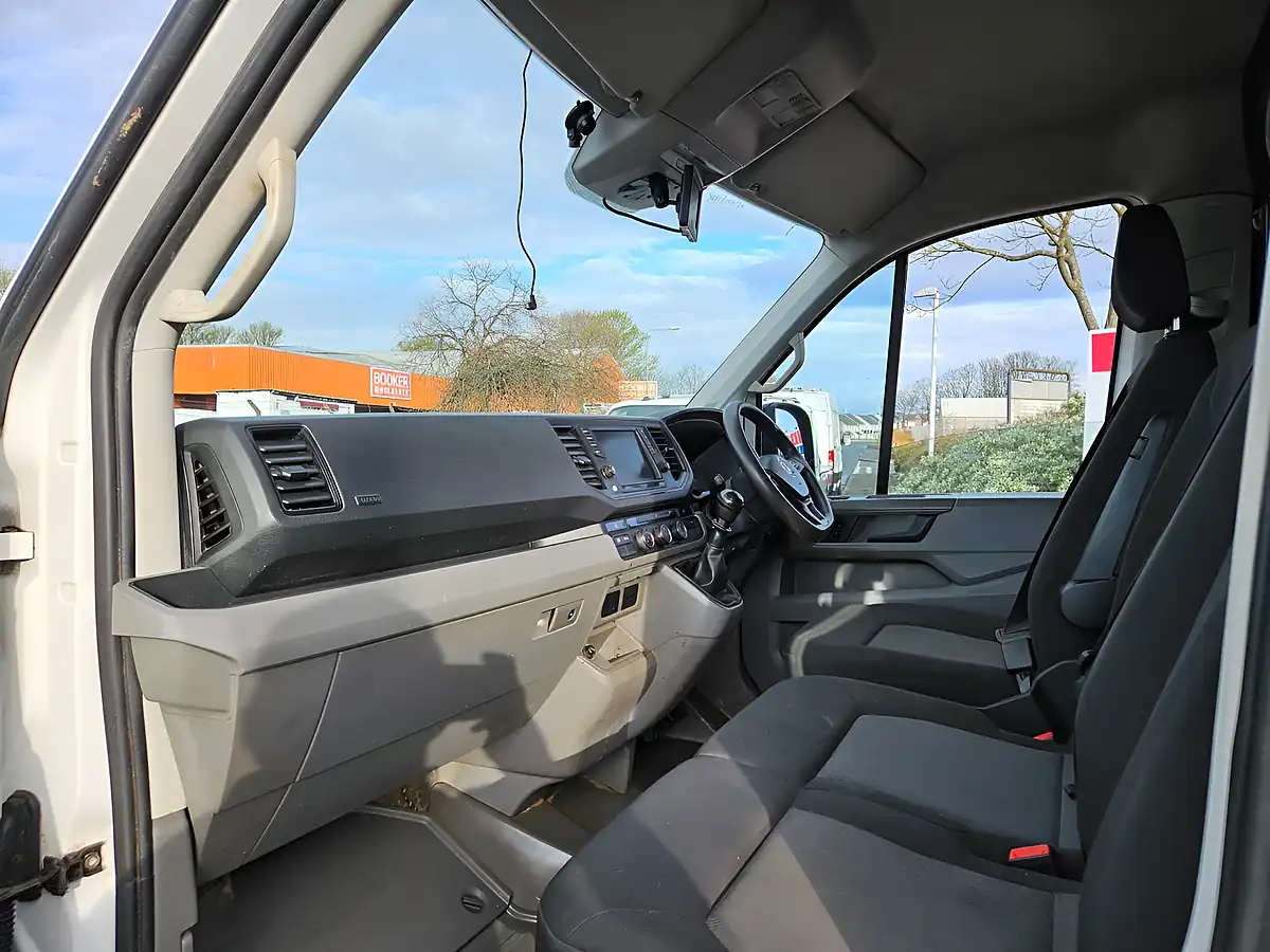 Used 2020 Volkswagen Crafter Trendline White - Interior and Exterior details 11