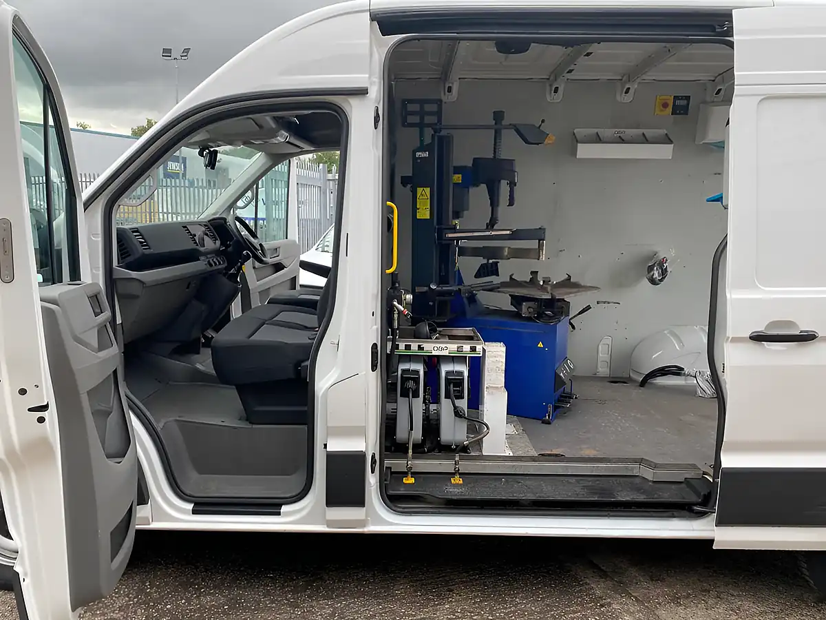 Used 2020 Volkswagen Crafter Trendline White - Interior and Exterior details 11