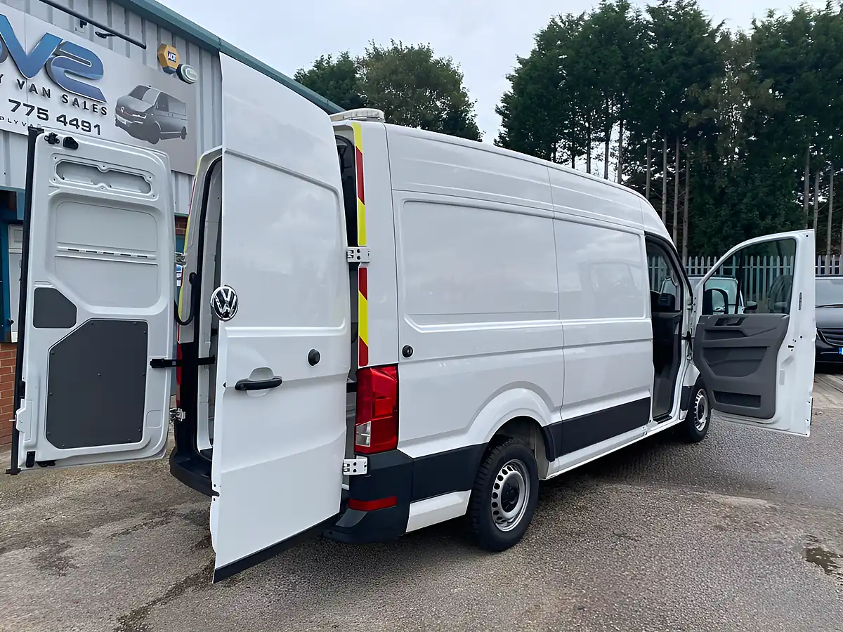 Used 2020 Volkswagen Crafter Trendline White - Interior and Exterior details 13