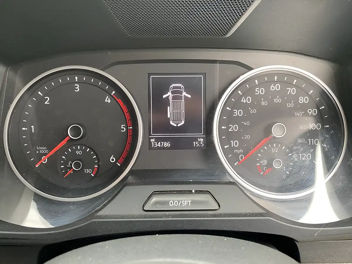 Used 2020 Volkswagen Crafter Trendline White - Interior and Exterior details 15