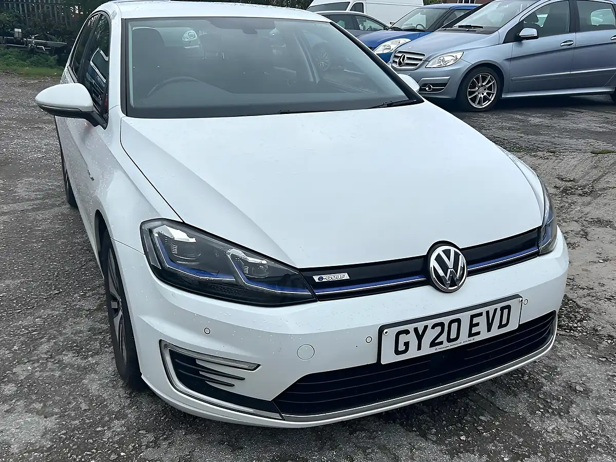 Used 2020 Volkswagen E-Golf Auto 5dr White - Front View