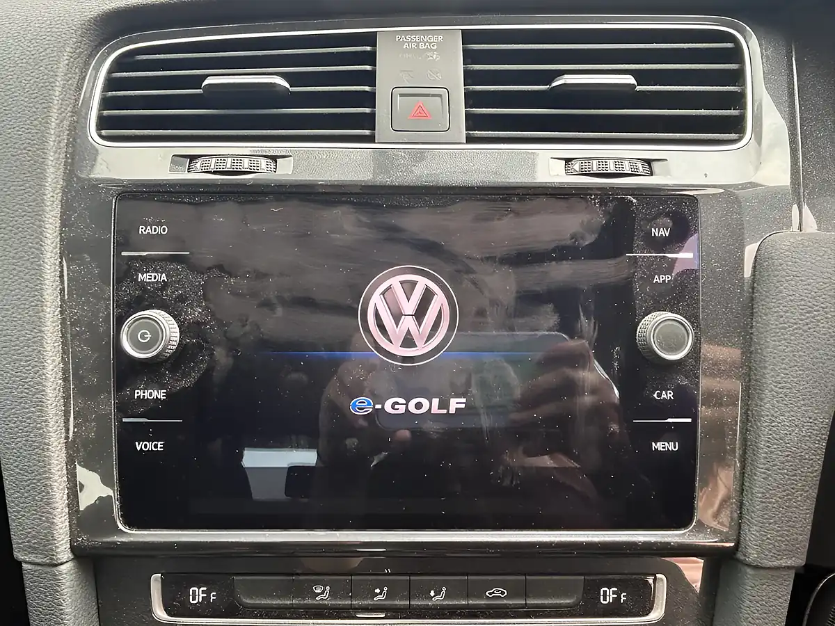 Used 2020 Volkswagen E-Golf Auto 5dr White - Interior and Exterior details 12