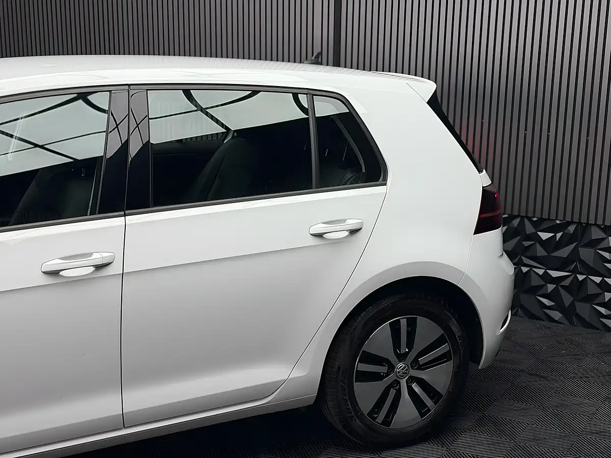 Used 2020 Volkswagen E-Golf Auto 5dr White - Interior and Exterior details 13