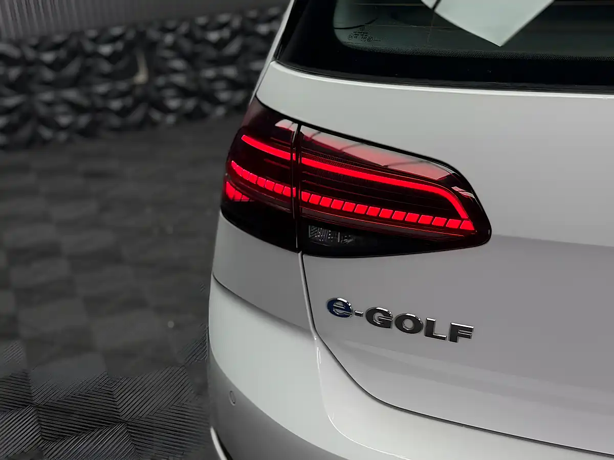 Used 2020 Volkswagen E-Golf Auto 5dr White - Interior and Exterior details 19