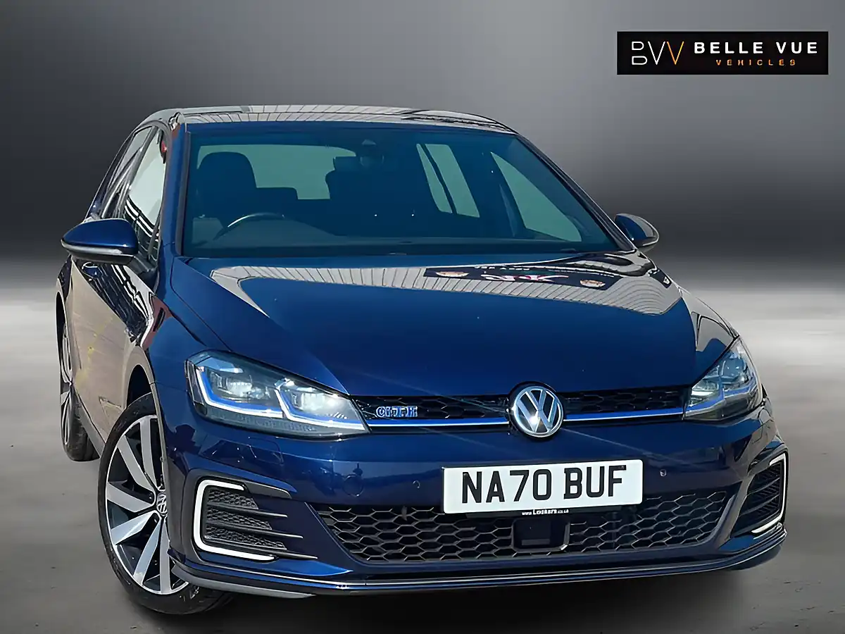 Used 2020 Volkswagen Golf Advance Atlantic Blue - Front View