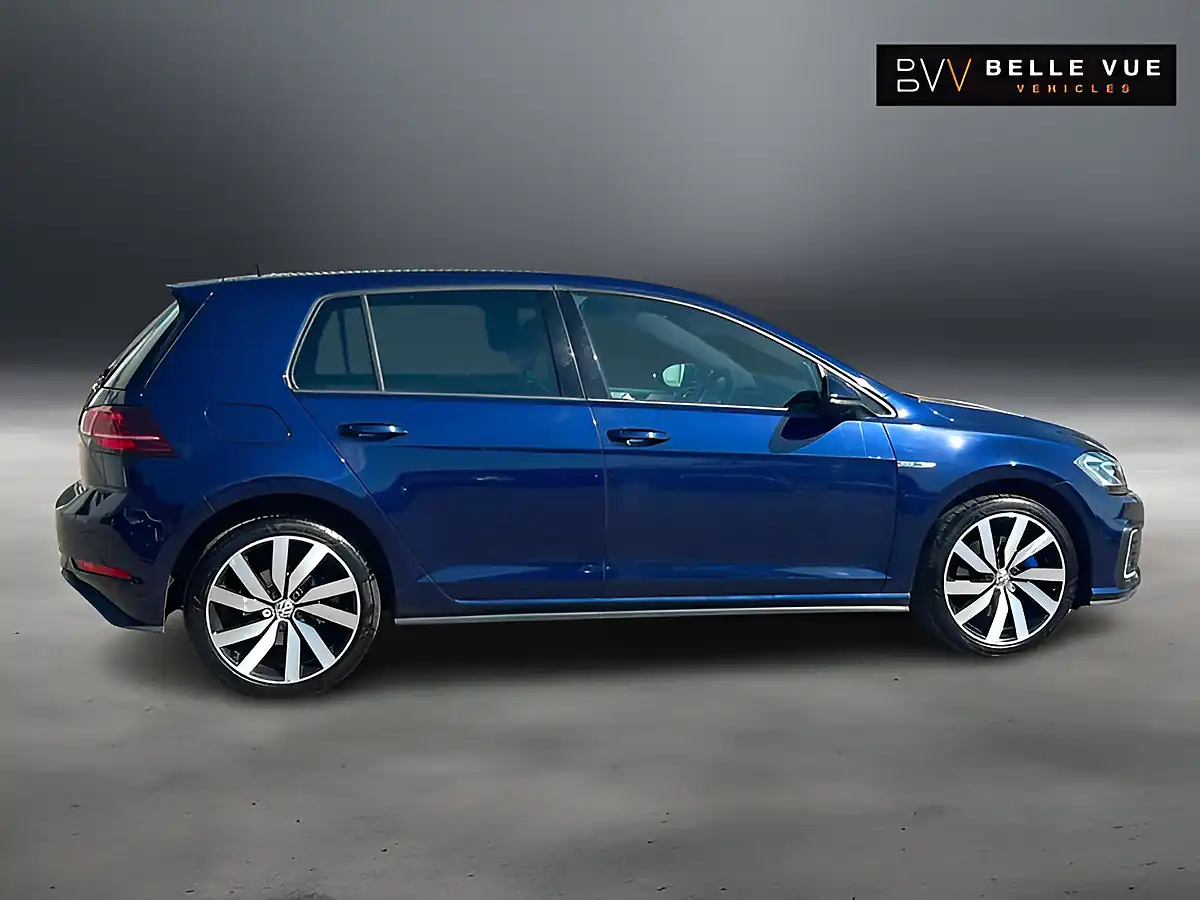 Used 2020 Volkswagen Golf Advance Atlantic Blue - Interior and Exterior details 9