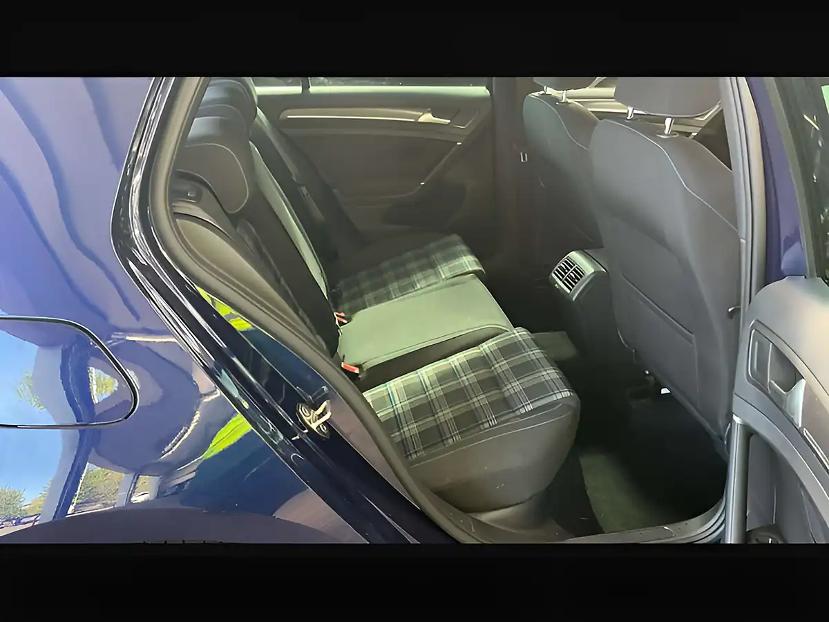 Used 2020 Volkswagen Golf Advance Atlantic Blue - Interior and Exterior details 11