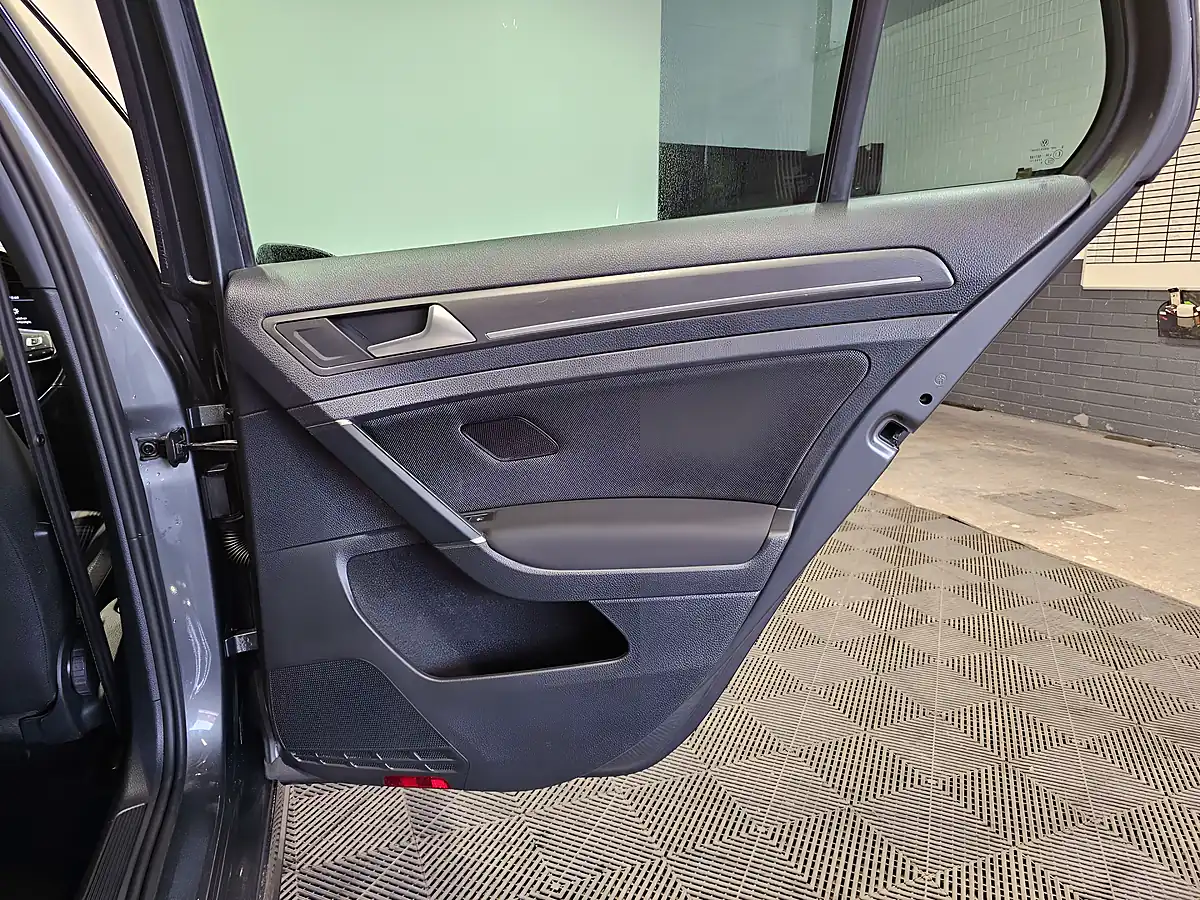 Used 2020 Volkswagen Golf Advance Indium Grey - Interior and Exterior details 12
