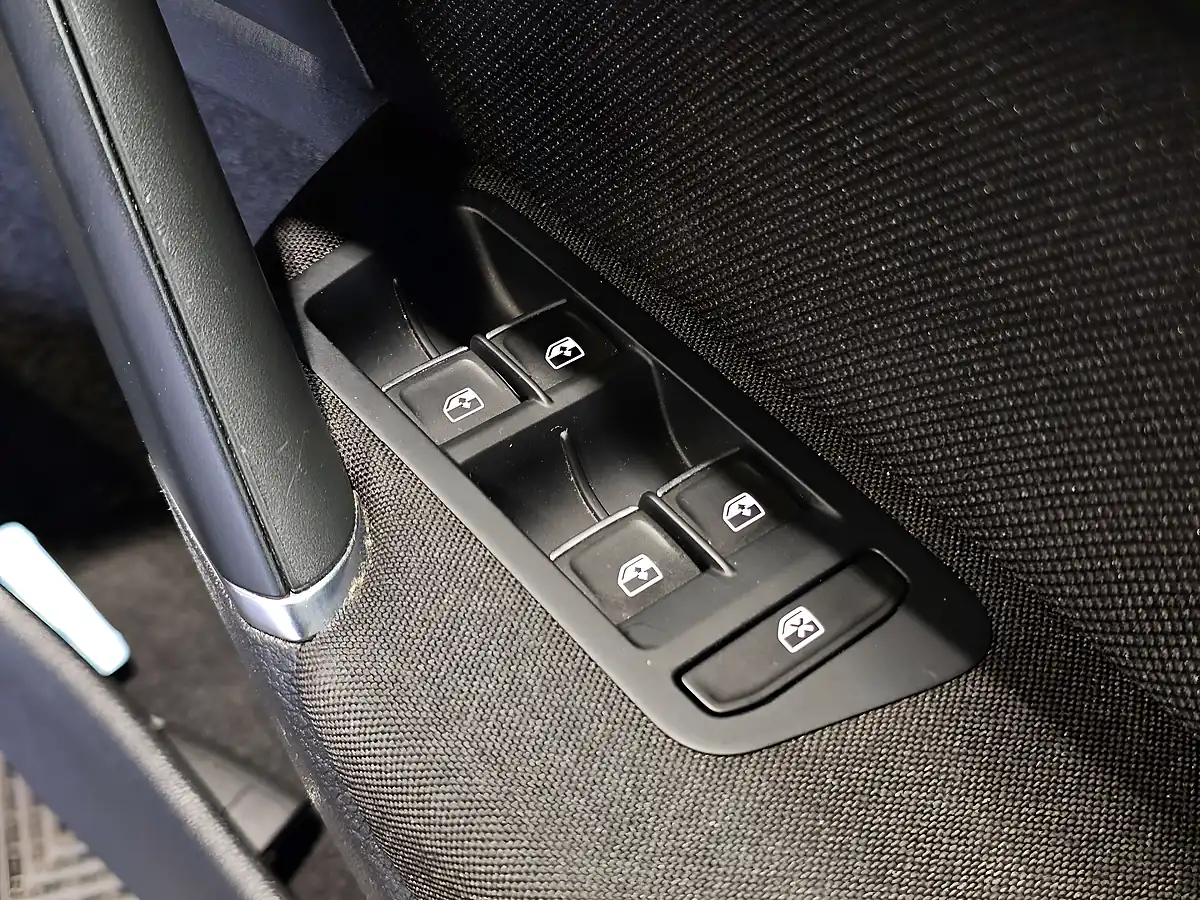 Used 2020 Volkswagen Golf Advance Indium Grey - Interior and Exterior details 19