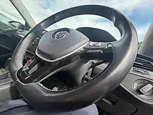 Used 2020 Volkswagen Golf E-Golf Black - Interior and Exterior details 11