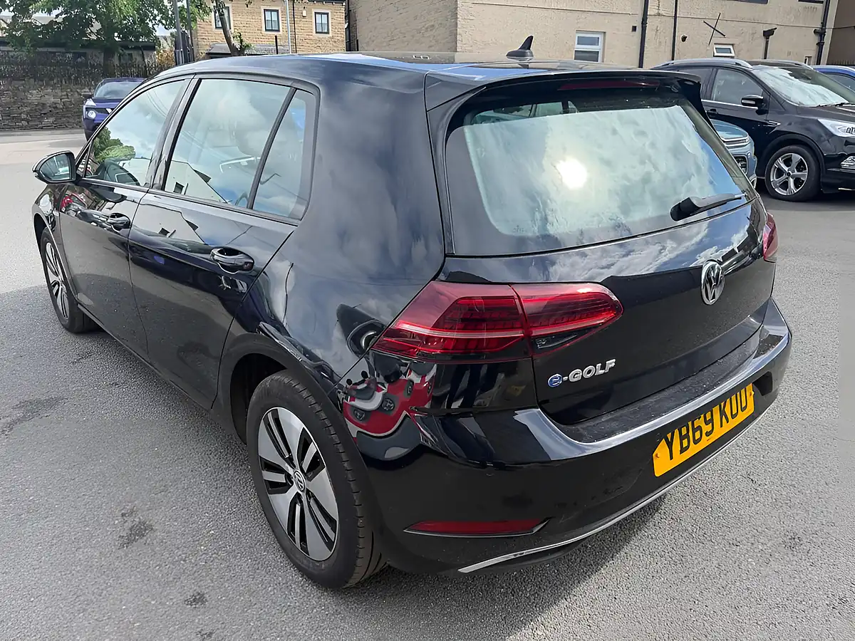 Used 2020 Volkswagen Golf E-Golf Black - Interior and Exterior details 4