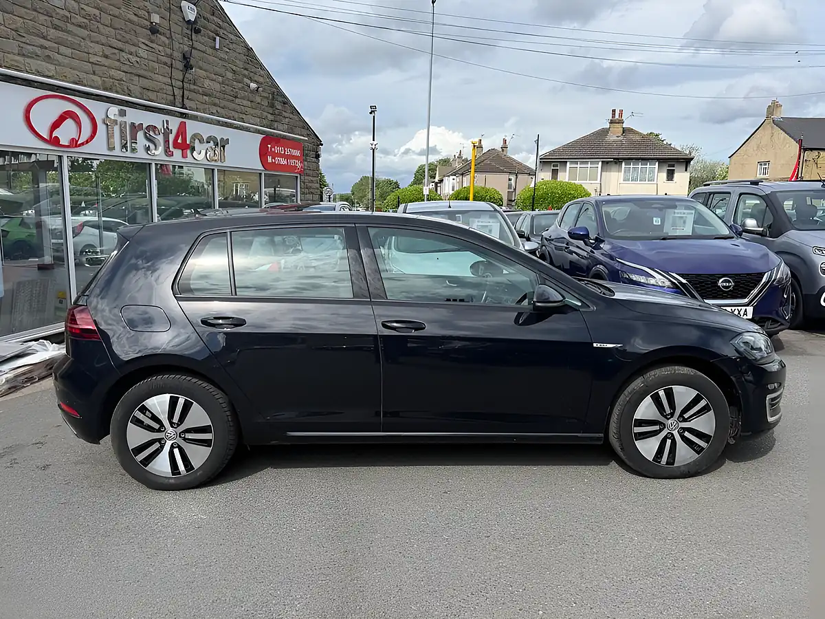 Used 2020 Volkswagen Golf E-Golf Black - Interior and Exterior details 6