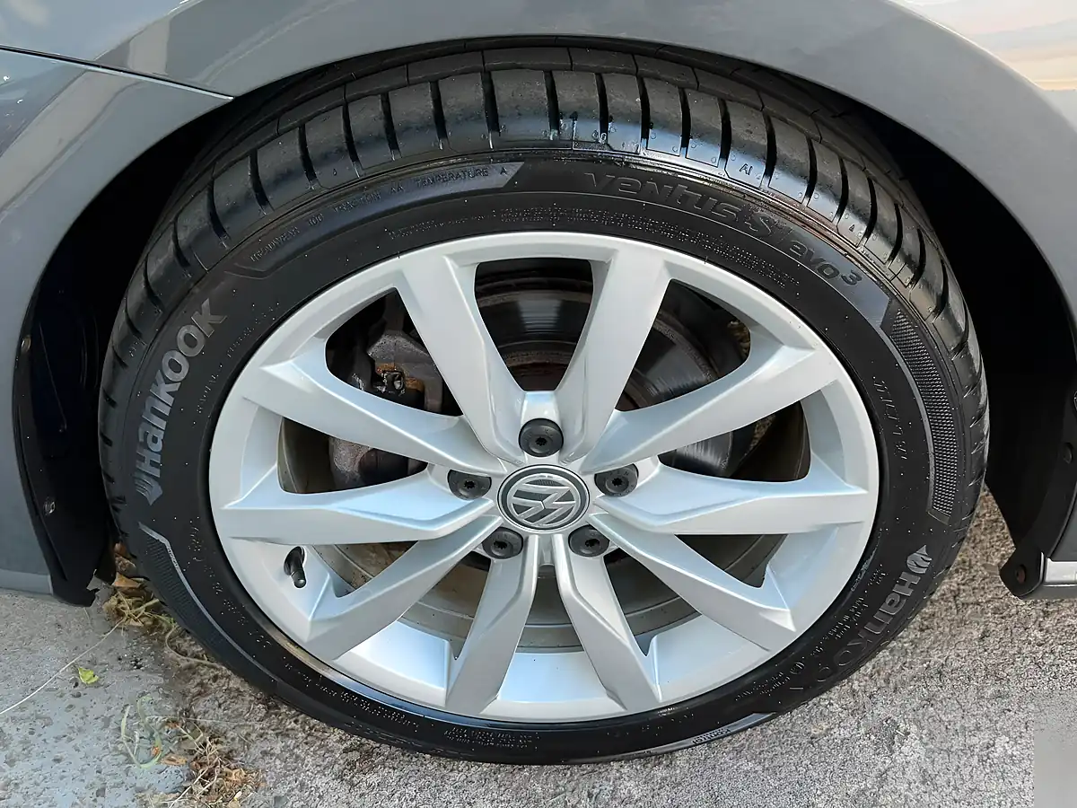 Used 2020 Volkswagen Golf GT Edition Indium Grey - Interior and Exterior details 15