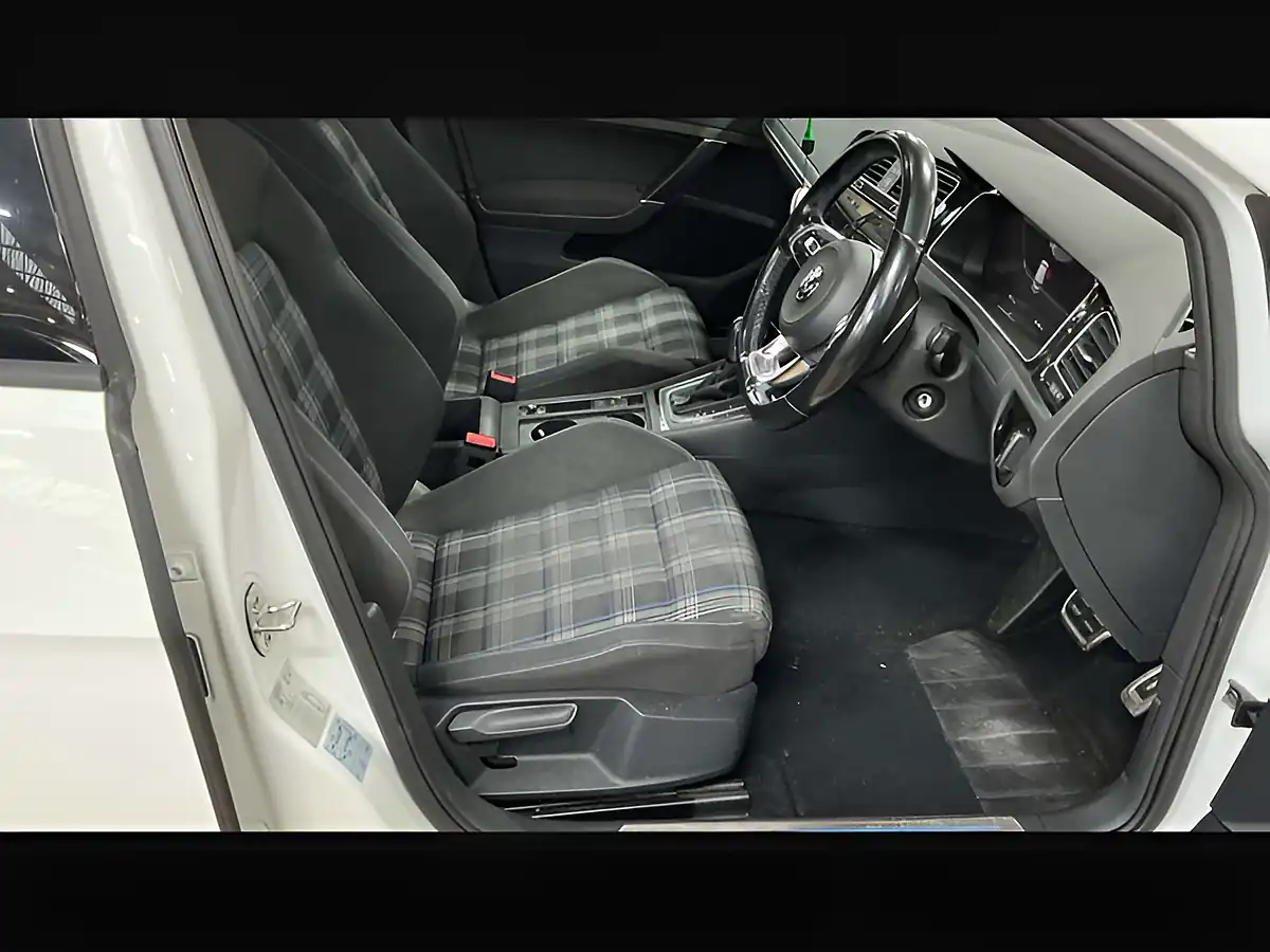 Used 2020 Volkswagen Golf Gte White - Interior and Exterior details 10