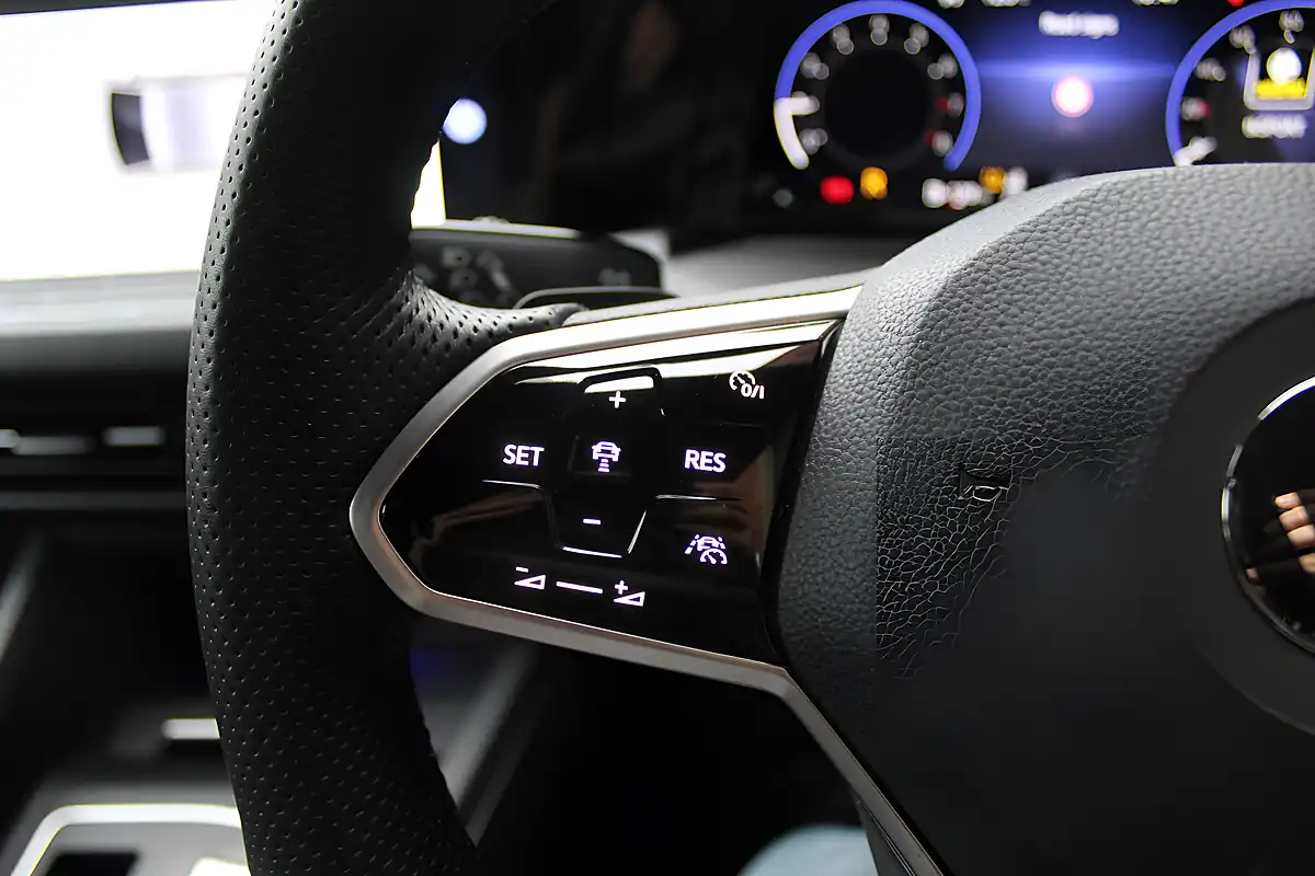 Used 2020 Volkswagen Golf GTI Blue - Interior and Exterior details 16
