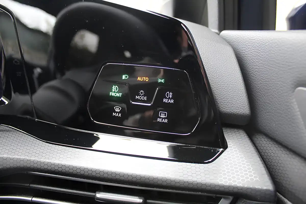 Used 2020 Volkswagen Golf GTI Blue - Interior and Exterior details 17