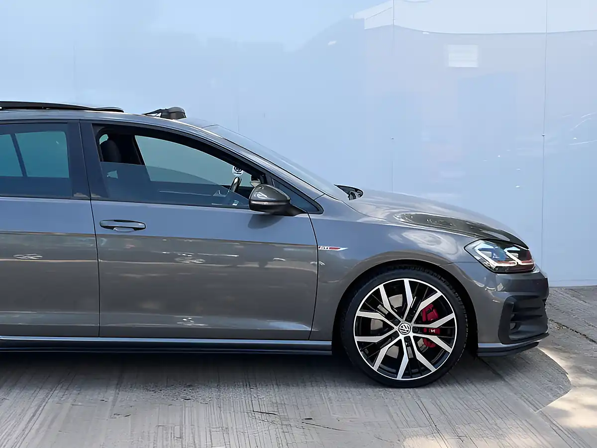 Used 2020 Volkswagen Golf GTI Performance Indium Grey - Interior and Exterior details 7