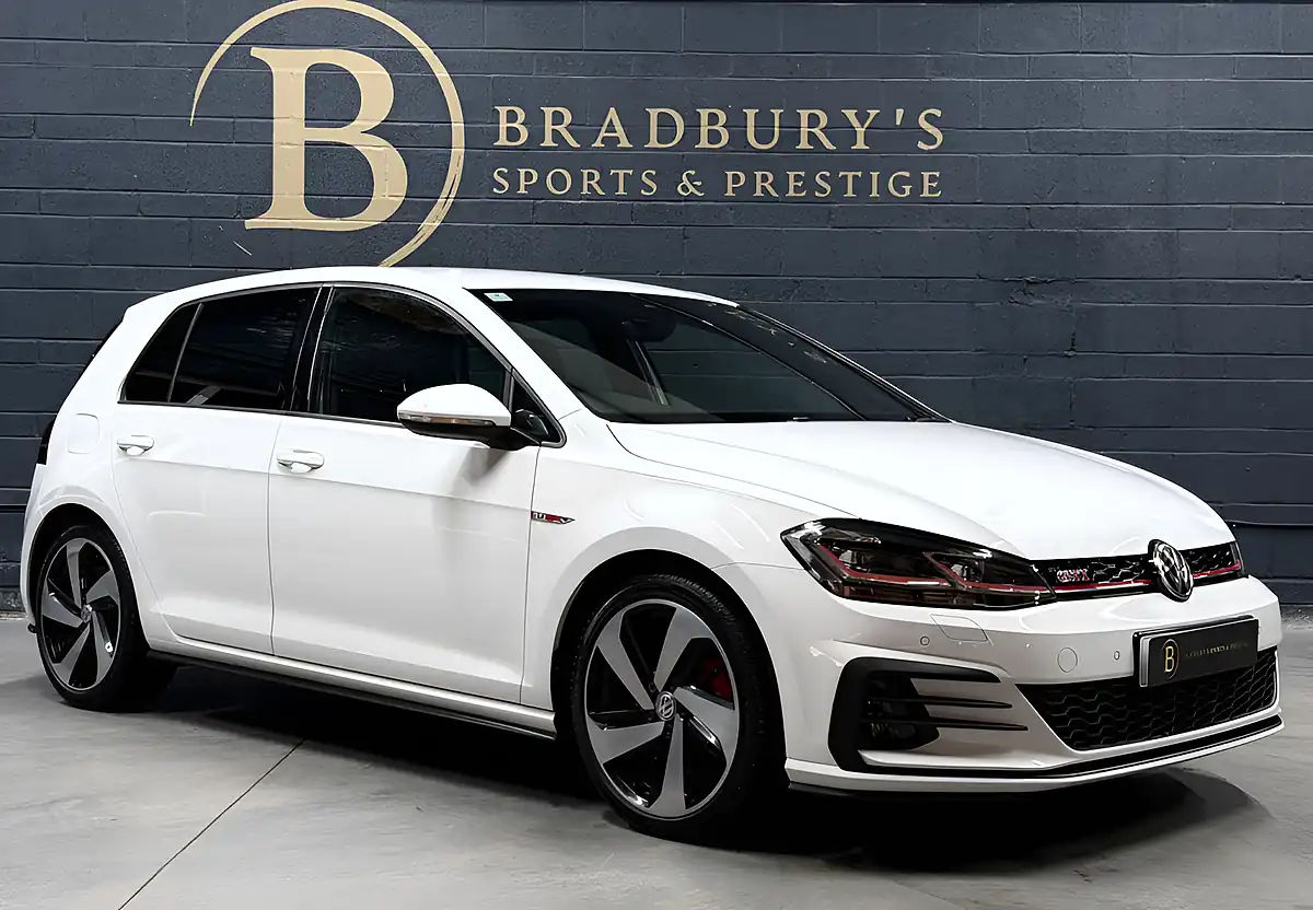 Used 2020 Volkswagen Golf GTI Performance White - Front View