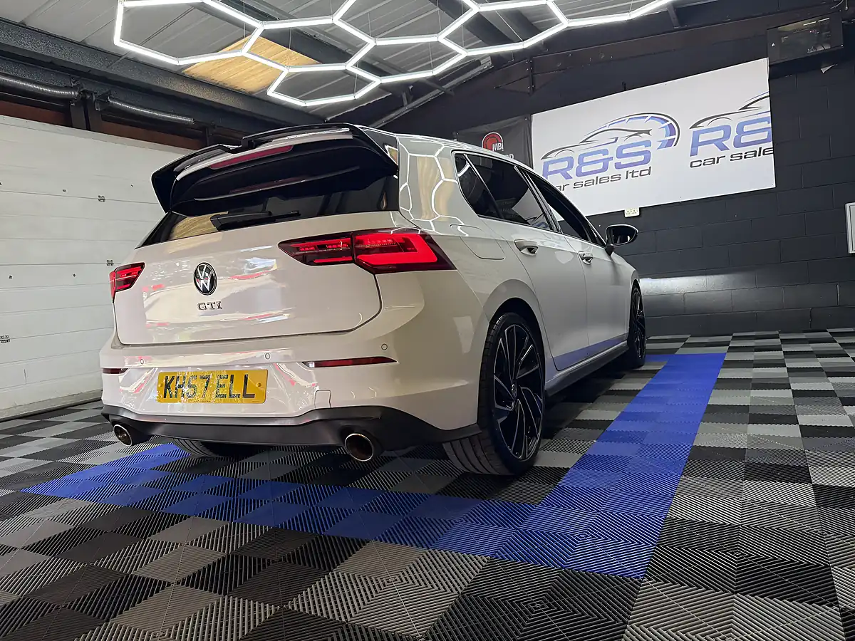 Used 2020 Volkswagen Golf GTI White - Interior and Exterior details 10