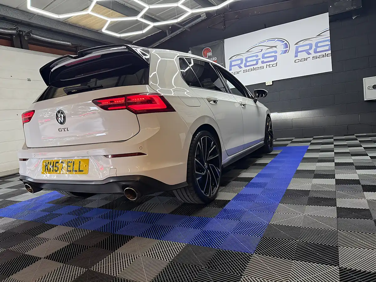 Used 2020 Volkswagen Golf GTI White - Interior and Exterior details 15