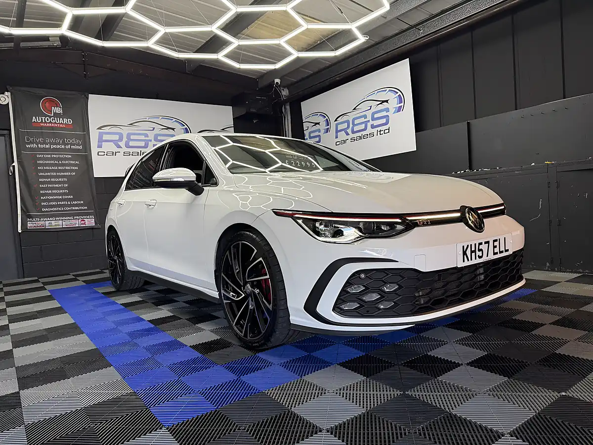 Used 2020 Volkswagen Golf GTI White - Interior and Exterior details 4