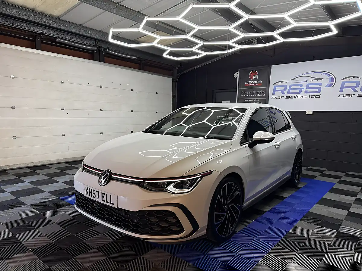 Used 2020 Volkswagen Golf GTI White - Interior and Exterior details 6