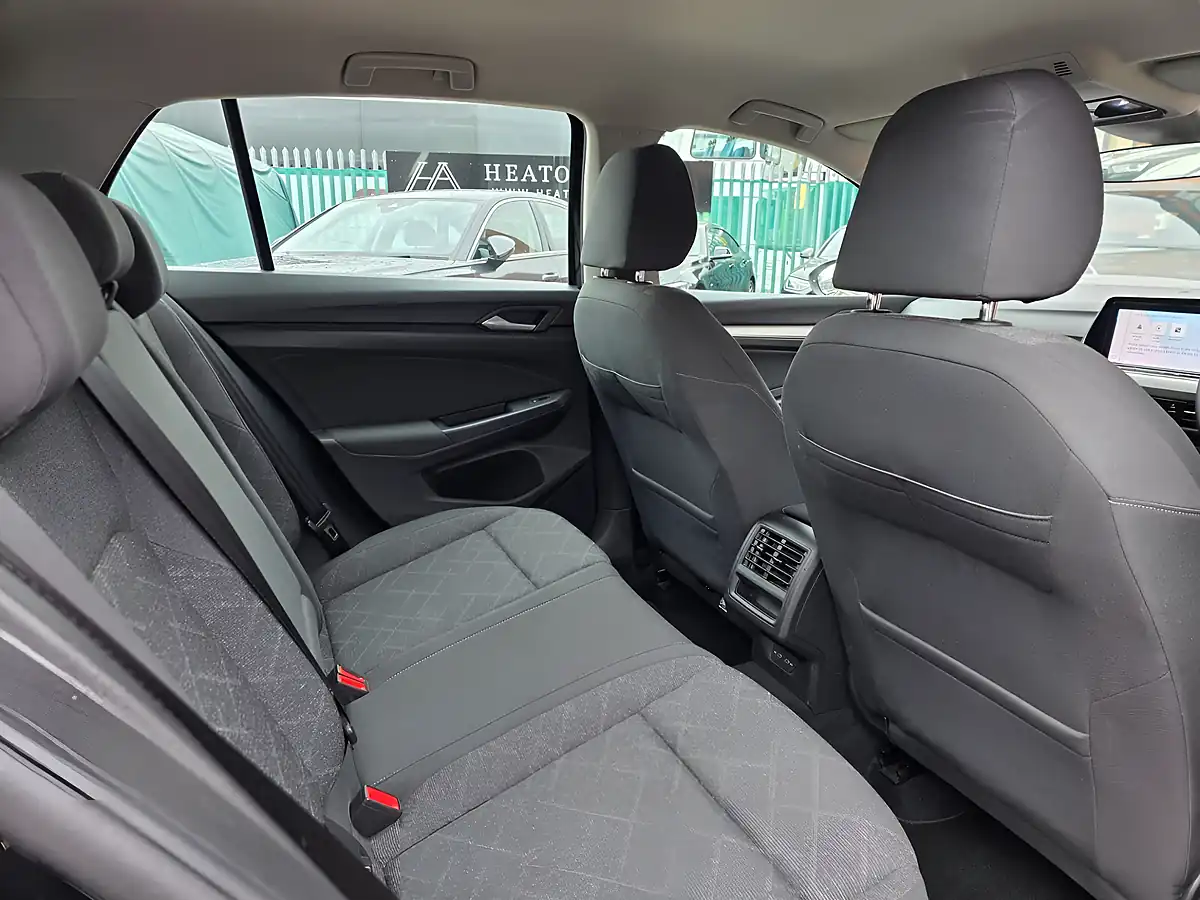 Used 2020 Volkswagen Golf Life Black - Interior and Exterior details 17