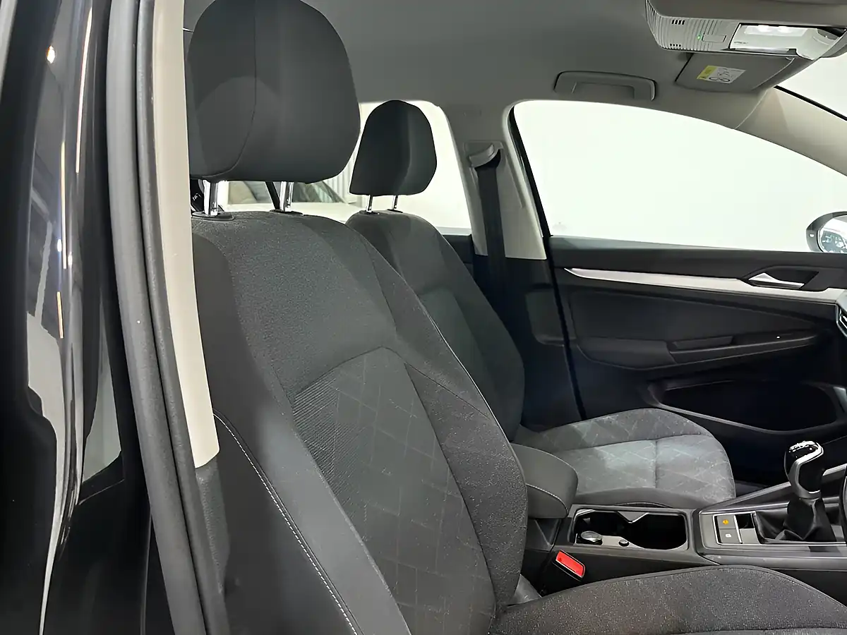 Used 2020 Volkswagen Golf Life Black - Interior and Exterior details 16
