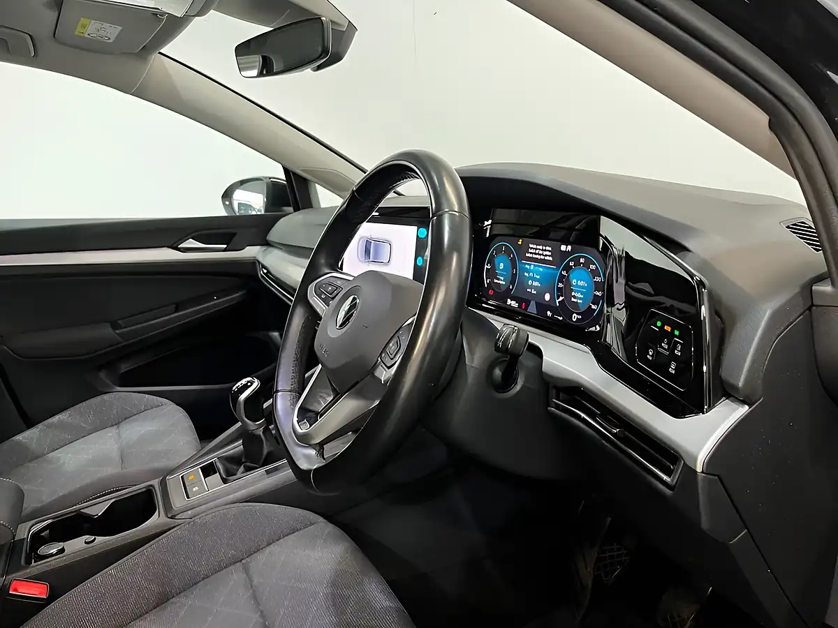 Used 2020 Volkswagen Golf Life Black - Interior and Exterior details 17