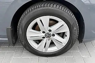 Used 2020 Volkswagen Golf Life Dolphin Grey Metallic - Interior and Exterior details 5