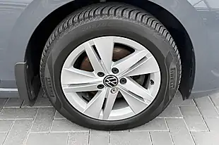 Used 2020 Volkswagen Golf Life Dolphin Grey Metallic - Interior and Exterior details 5