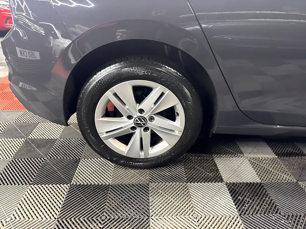 Used 2020 Volkswagen Golf Life Grey - Interior and Exterior details 15